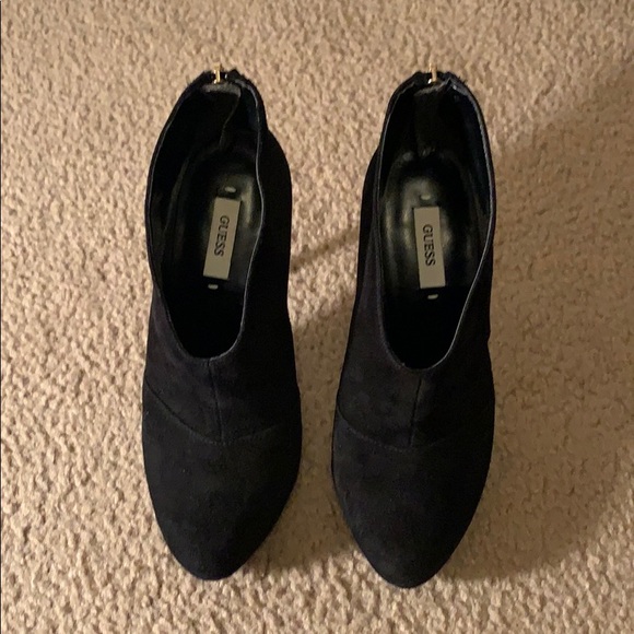Guess high heel ankle booties - Picture 2 of 7